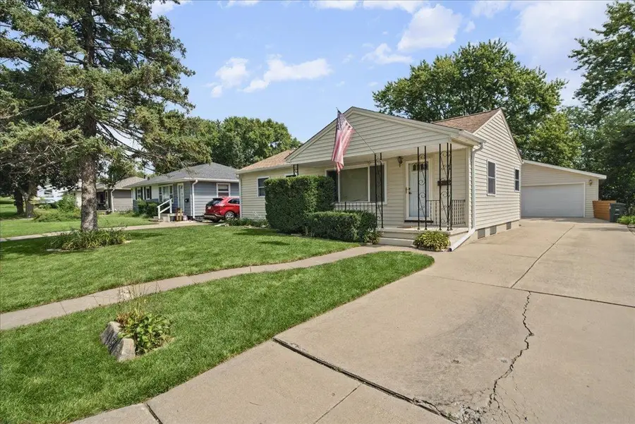 1137 Scott Avenue, Waterloo, IA 50701 - #2