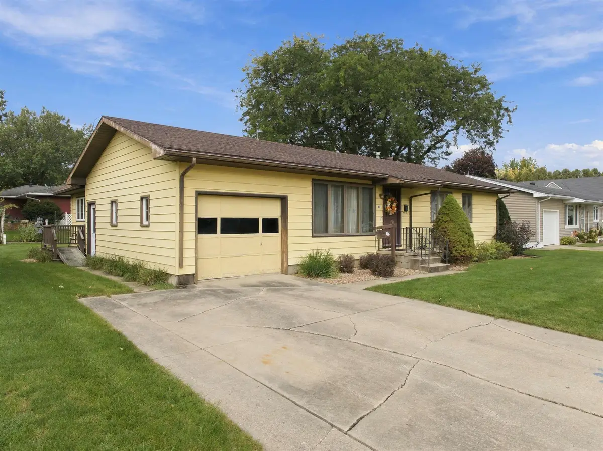 417 N Maple Street, Sumner, IA 50674 - #1