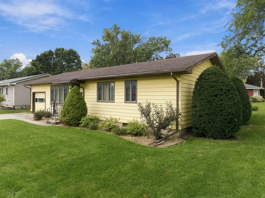 417 N Maple Street, Sumner, IA 50674 - #2