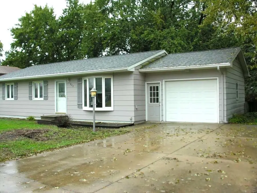 822 Belle Street, Waterloo, IA 50702 - #3