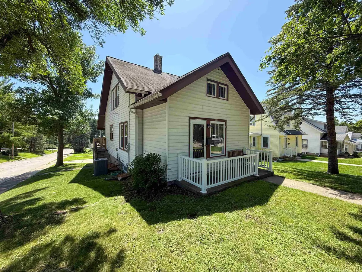 211 Rural Avenue, Decorah, IA 52101 - #1