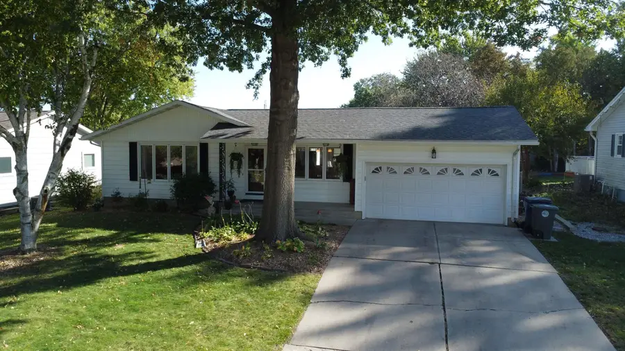 211 Lambeth Road, Waterloo, IA 50701 - #2