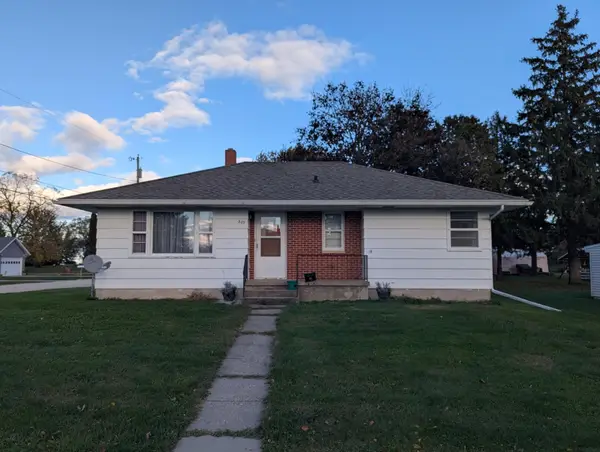 307 3rd St NE, Waukon, IA 52172