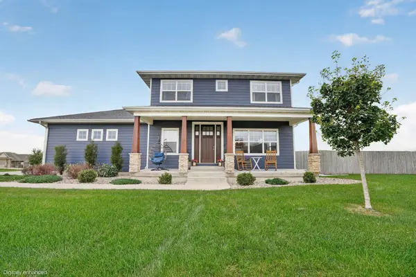 2208 Ashworth Drive, Cedar Falls, IA 50613
