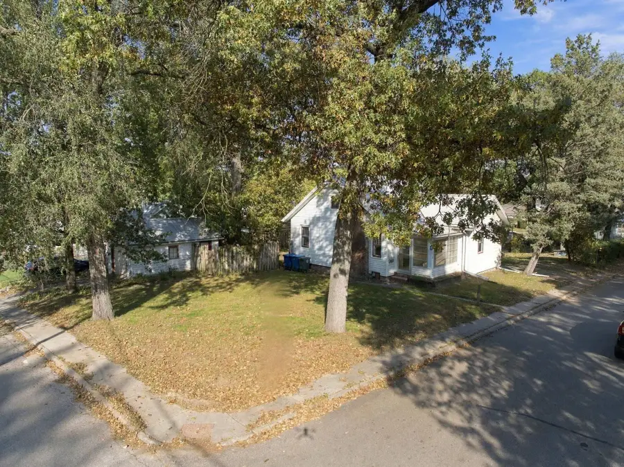 210 Poplar Avenue, Waterloo, IA 50703 - #2