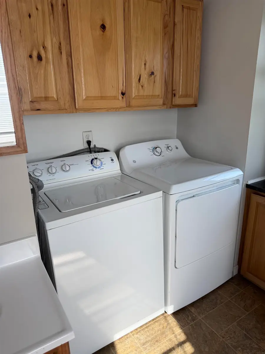841 Knoll Avenue, Waterloo, IA 50701 - #3