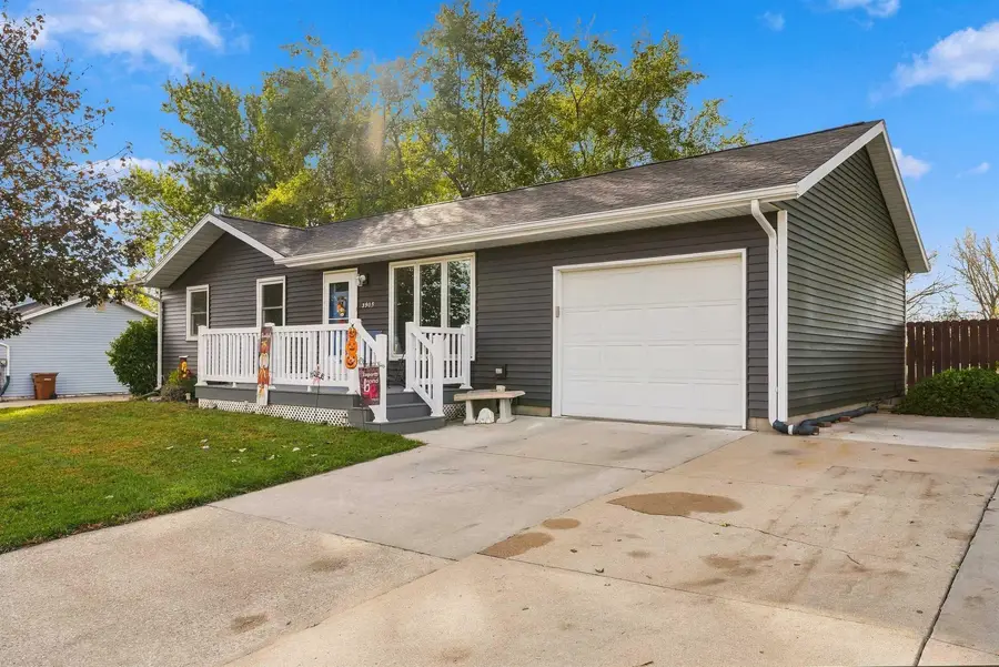 3905 Sager Avenue, Waterloo, IA 50701 - #2