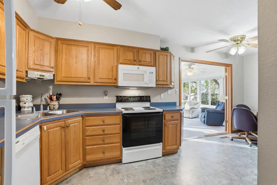 3905 Sager Avenue, Waterloo, IA 50701 - #3
