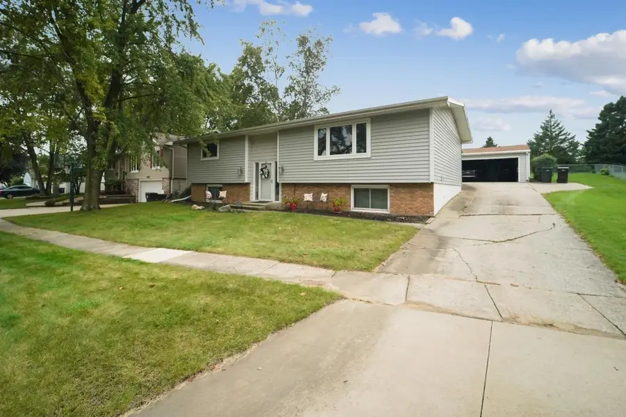 909 Barnett Drive, Cedar Falls, IA 50613 - #3