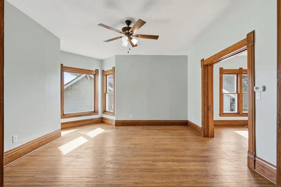 410 N Frederick Avenue, Oelwein, IA 50662 - #3