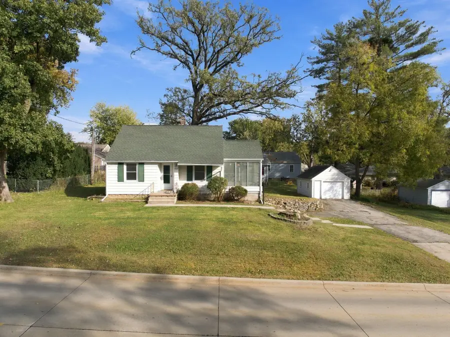 2306 Rownd St., Cedar Falls, IA 50613 - #2