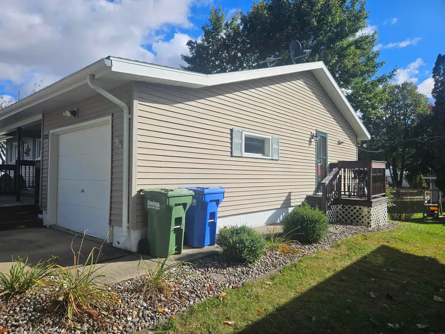 223 Red Maple Avenue, Cresco, IA 52136 - #3