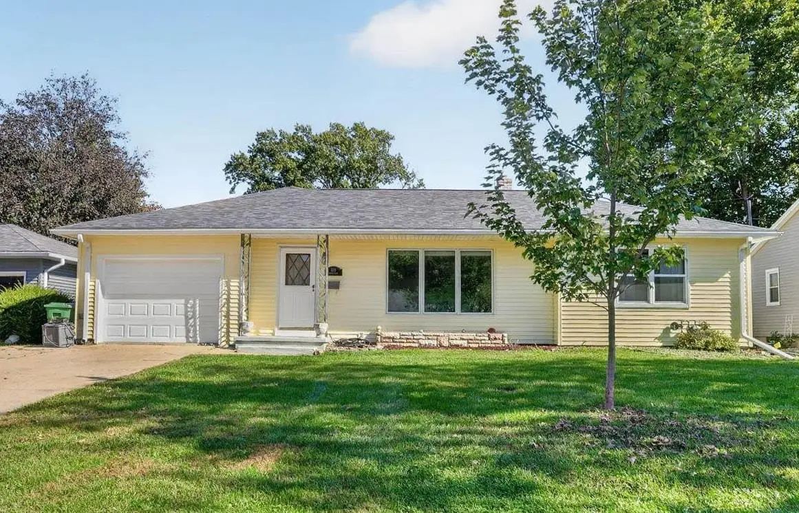 235 Windsor Drive, Waterloo, IA 50701 - #1