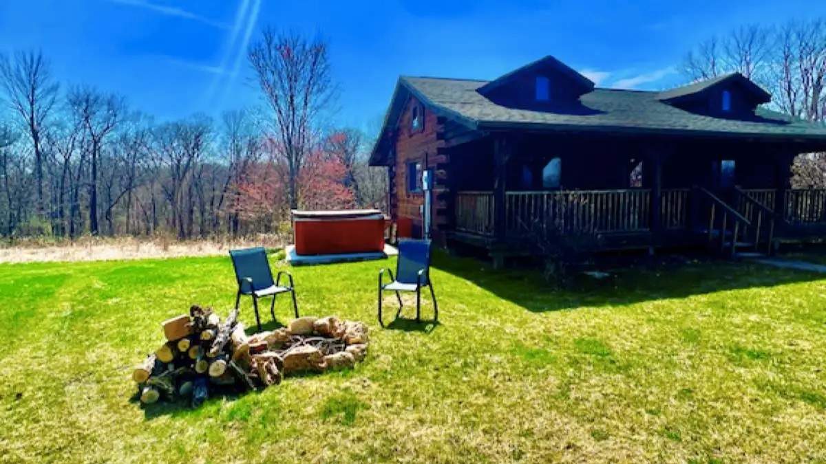 1819 Shamrock Lane, Waterville, IA 52170 - #1