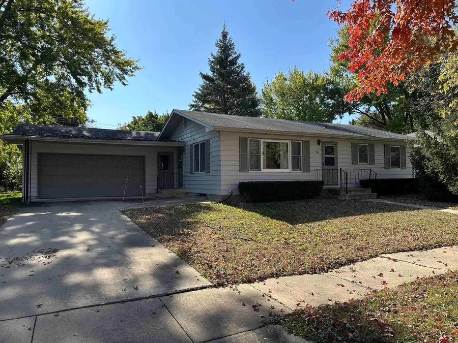 906 9th Street, Charles City, IA 50616 - #2