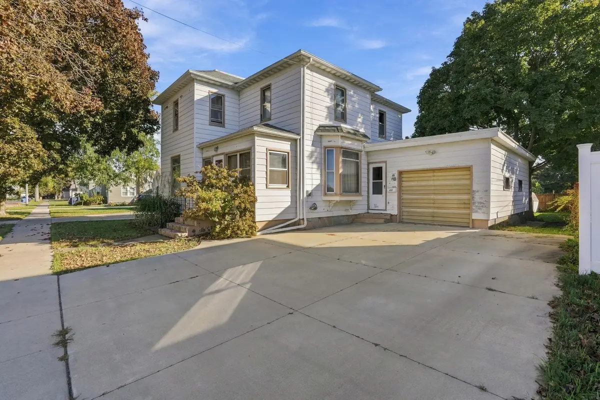 407 N Wanut Avenue, New Hampton, IA 50659 - #1
