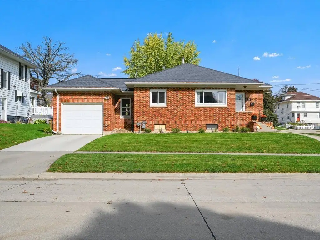 504 2nd Ave Sw, Dyersville, IA 52040 - #1
