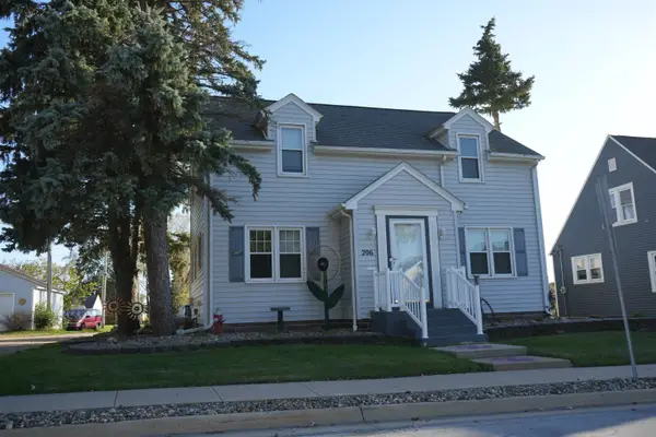 206 3rd St S.e., Oelwein, IA 50662