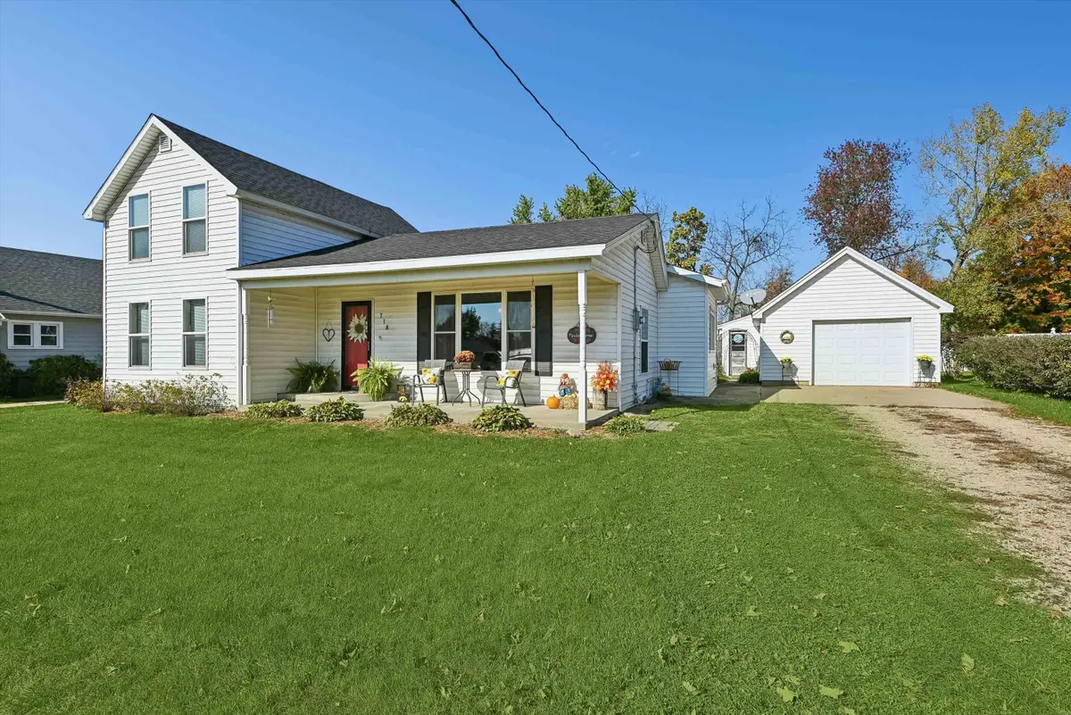 718 E Main Street, Central City, IA 52214 - #1