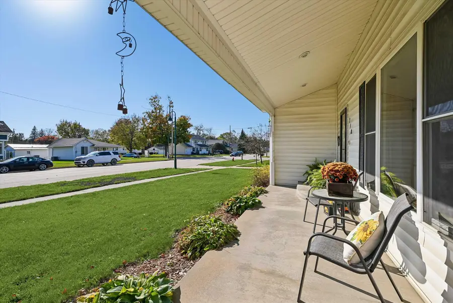 718 E Main Street, Central City, IA 52214 - #3