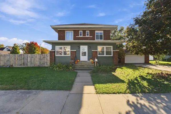 112 SE 2nd Avenue, Waverly, IA 50677