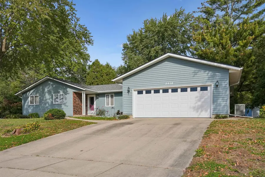 2518 Pleasant Drive, Cedar Falls, IA 50613 - #2