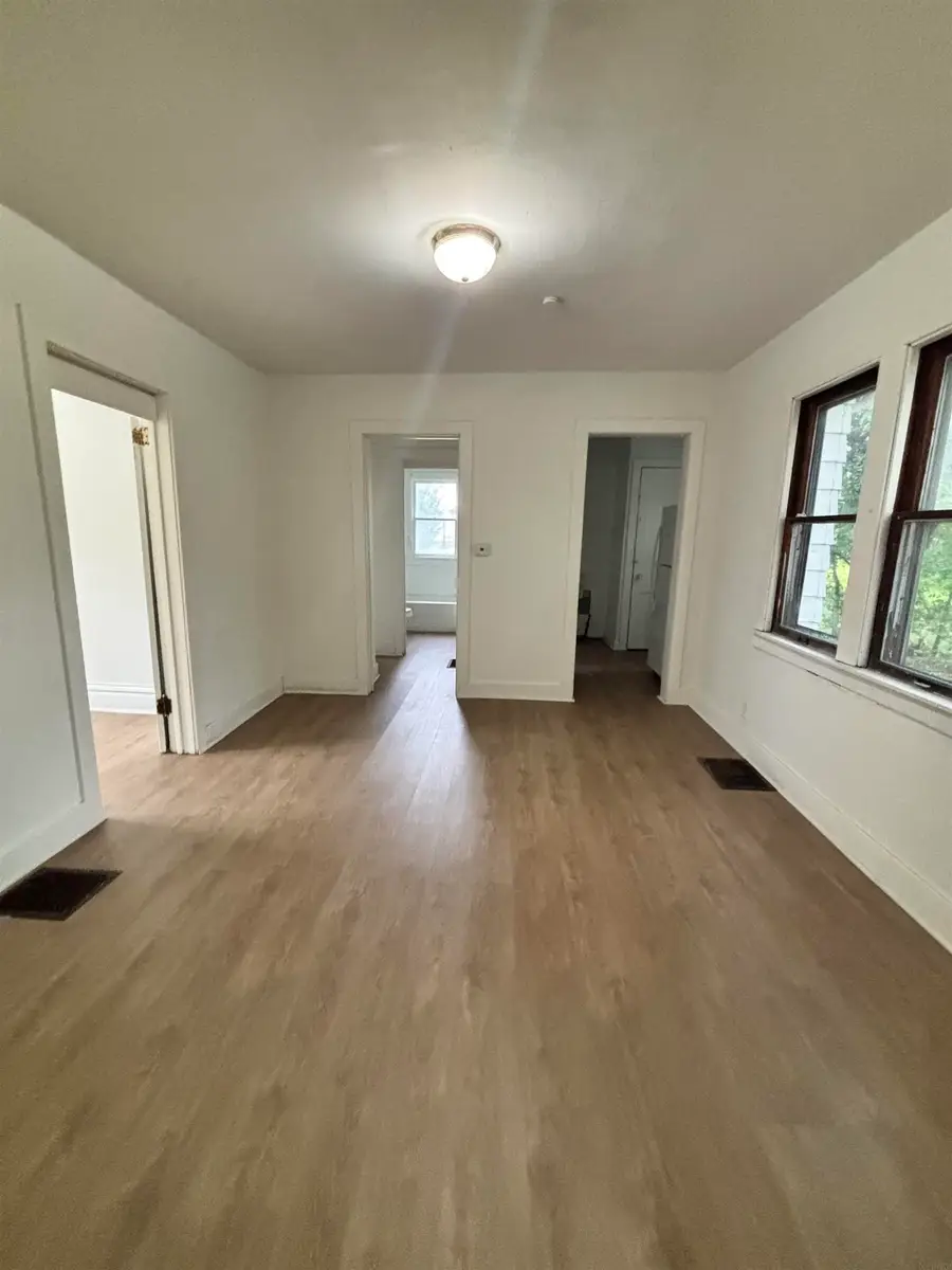 824 Logan Avenue, Waterloo, IA 50703 - #3