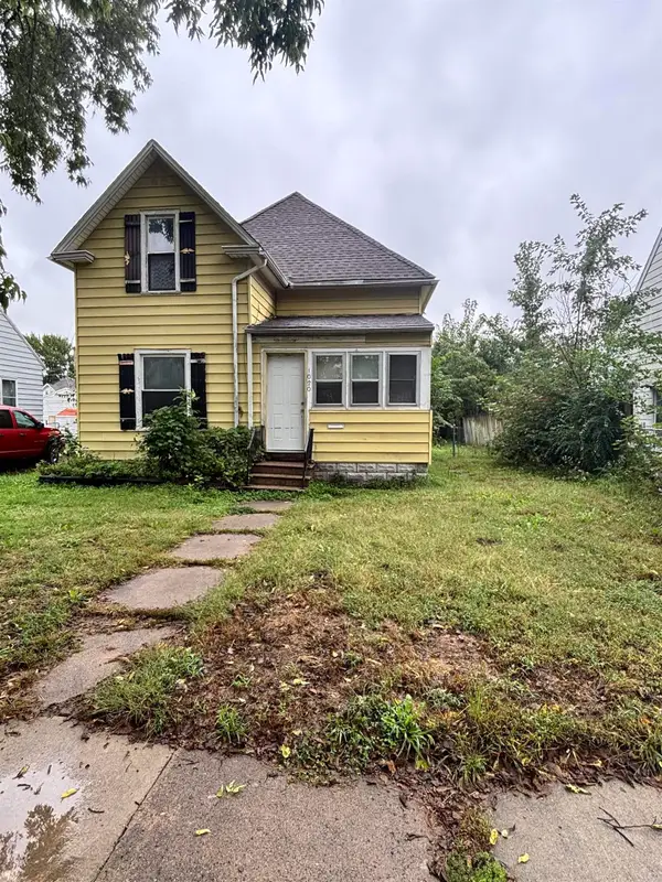1020 Columbia Street, Waterloo, IA 50703