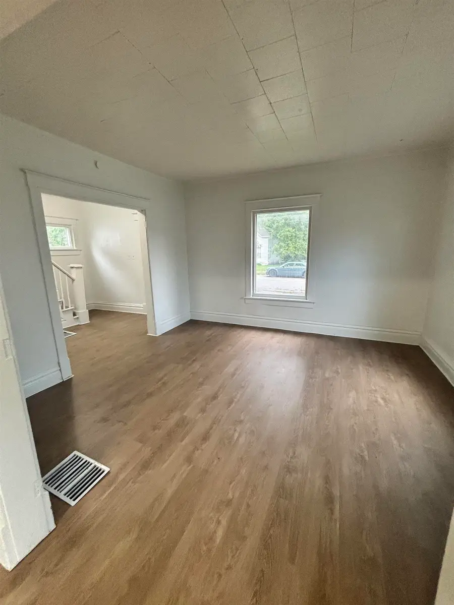 317 Ricker Street, Waterloo, IA 50703 - #3