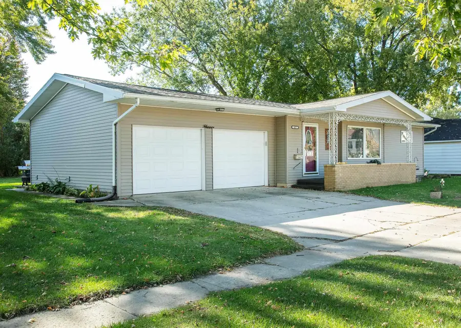 417 E 4th Street, Readlyn, IA 50668 - #2