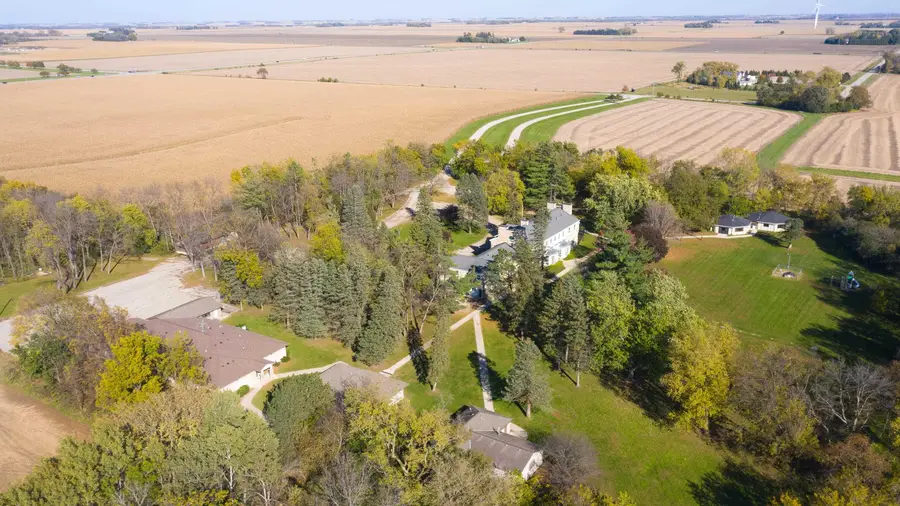980 S Iowa Avenue, Mason City, IA 50401 - #2
