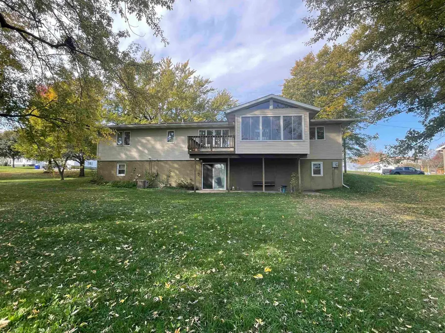 455 N 2nd Street, Winthrop, IA 50682 - #2