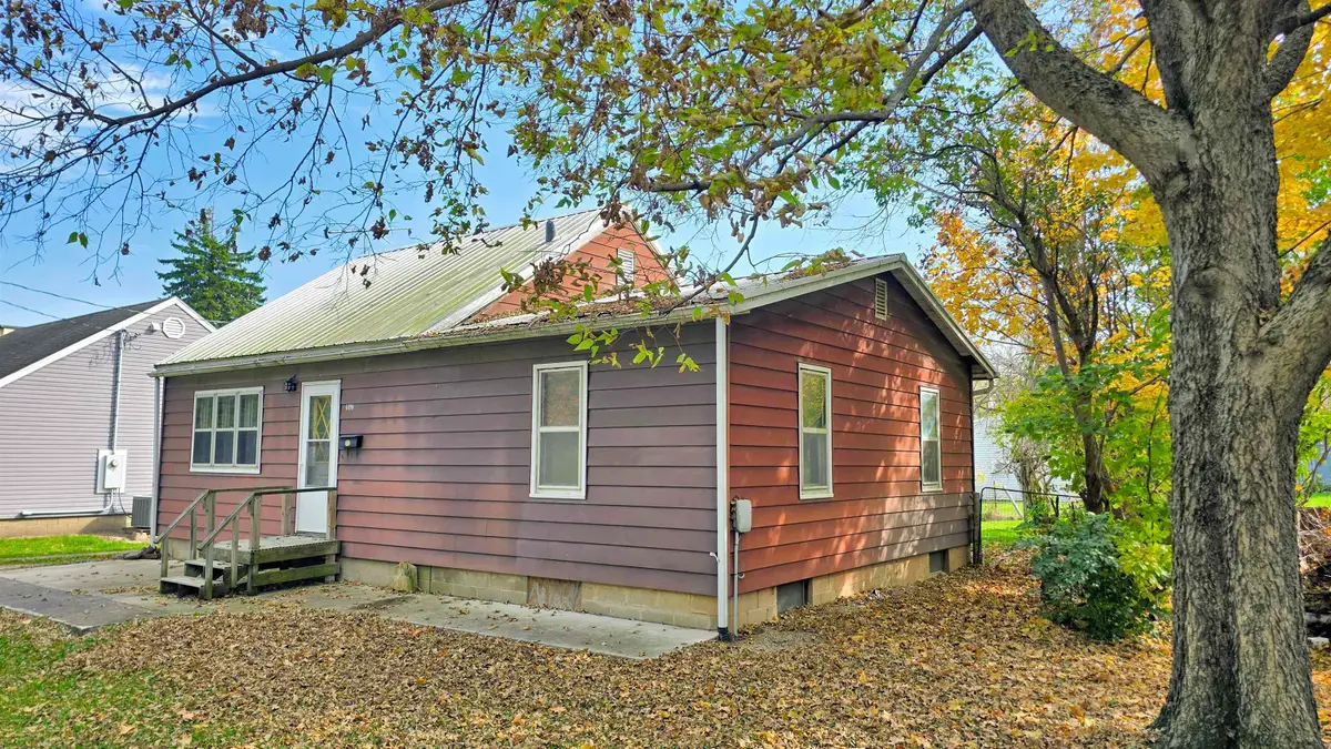 408 N Walnut Street, Shell Rock, IA 50670 - #1