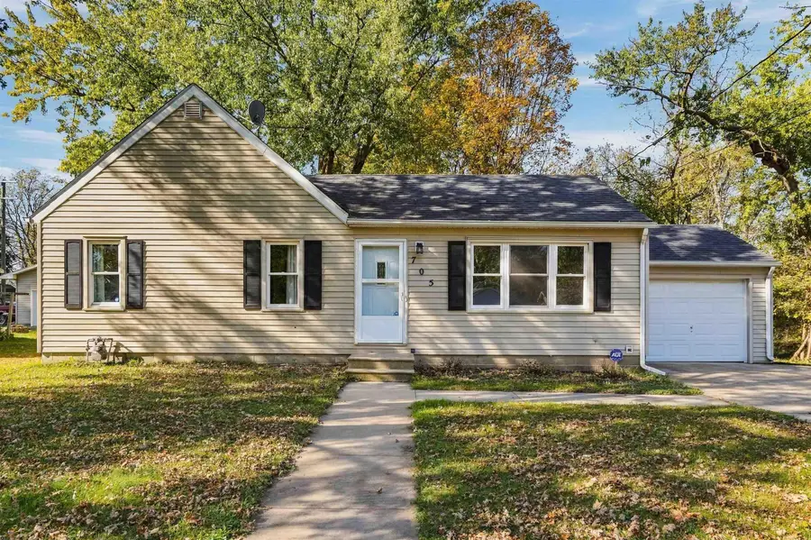 705 SW 9th Avenue, Independence, IA 50644 - #2