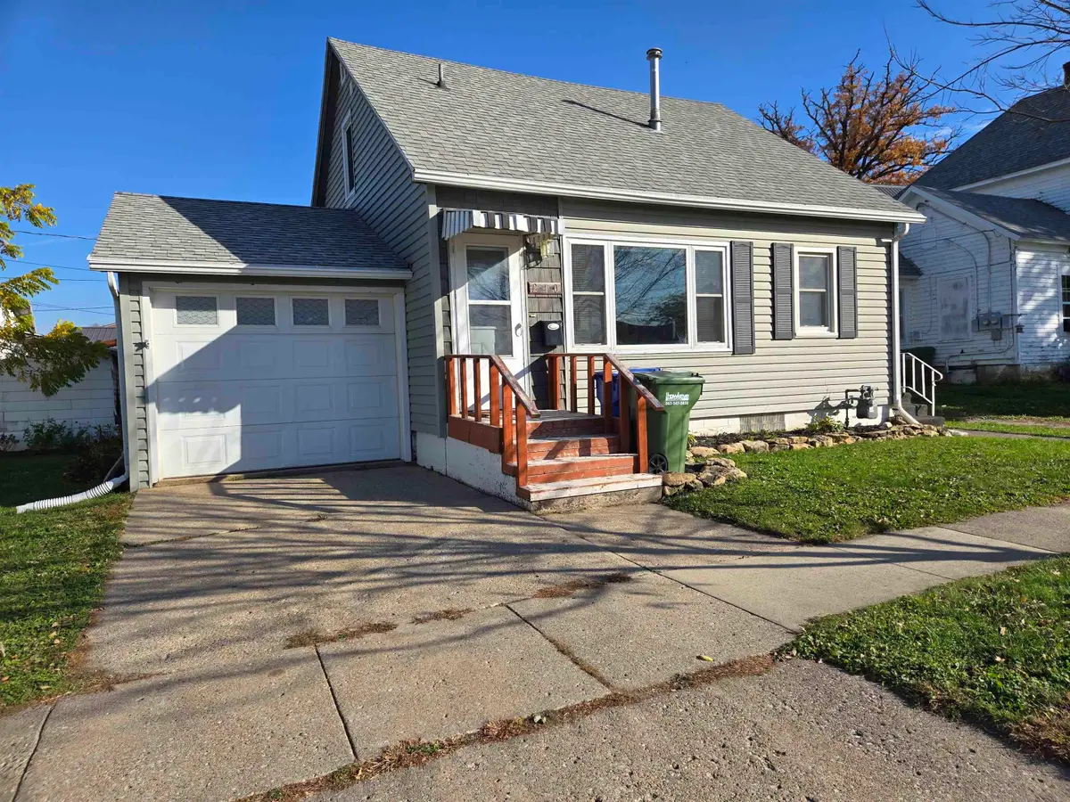 210 2nd Ave W, Cresco, IA 52136 - #1