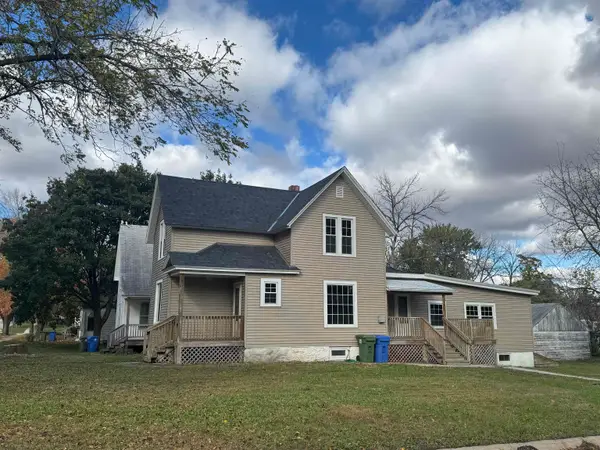 610 Clinton, Charles City, IA 50616