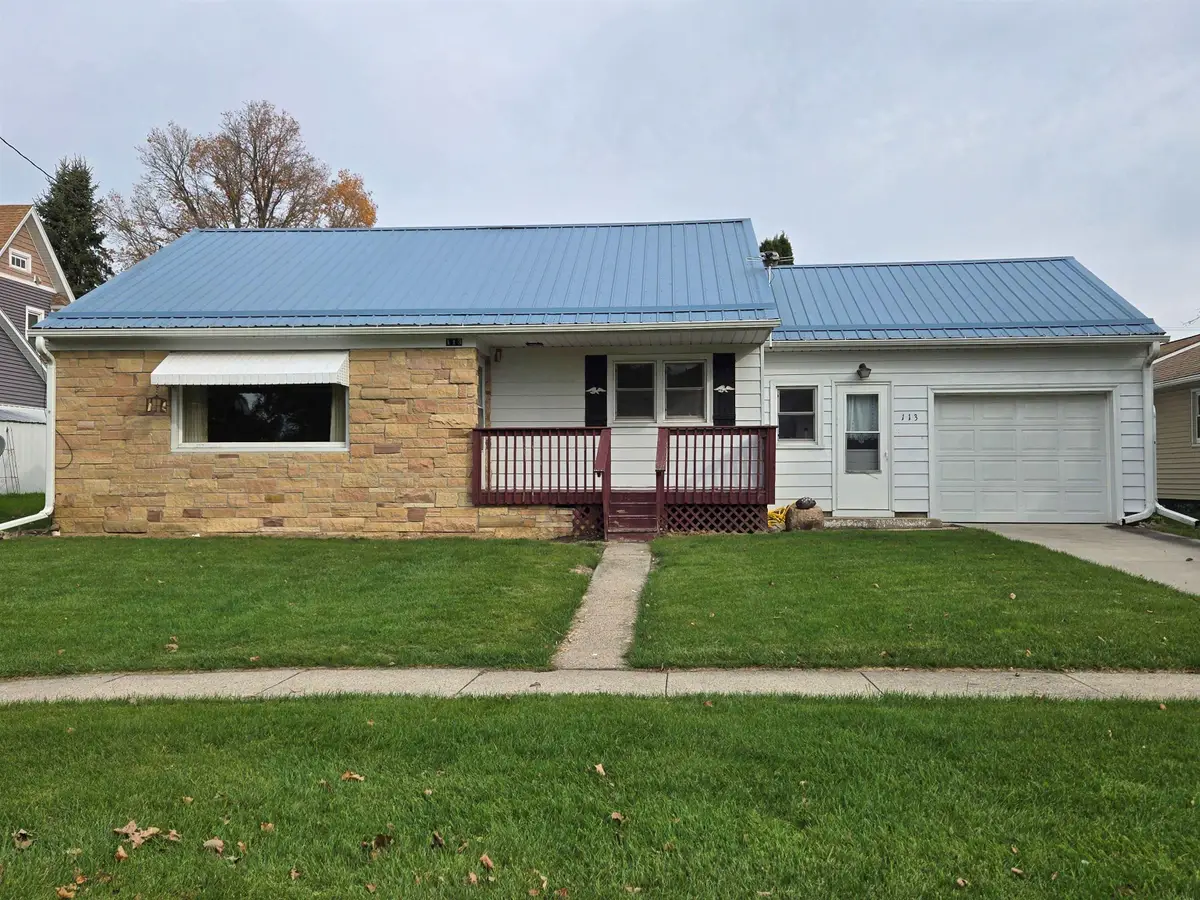 113 W Spring Street, Strawberry Point, IA 52076 - #1