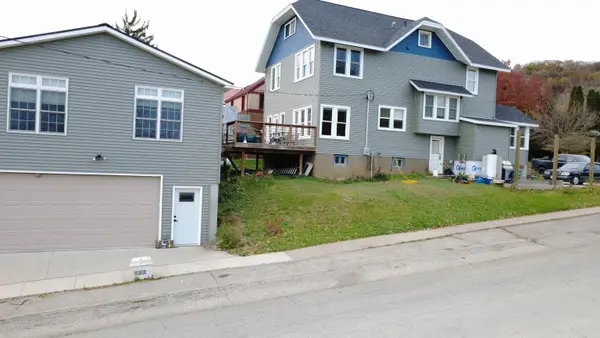 301 Center Street, Lansing, IA 52151