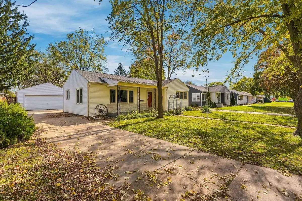 1235 Sheerer Avenue, Waterloo, IA 50701 - #1