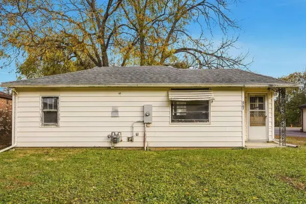 2707 Center Street, Cedar Falls, IA 50613