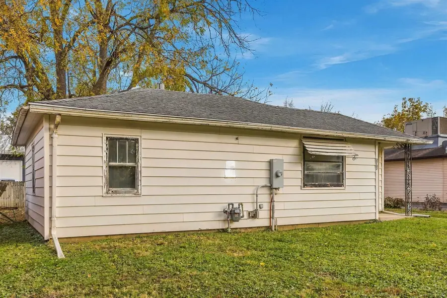 2707 Center Street, Cedar Falls, IA 50613 - #3