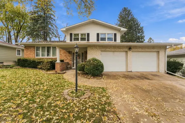 3330 Mt Vernon Drive, Waterloo, IA 50701