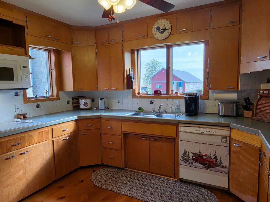 1673 T Avenue, Dysart, IA 52224 - #3