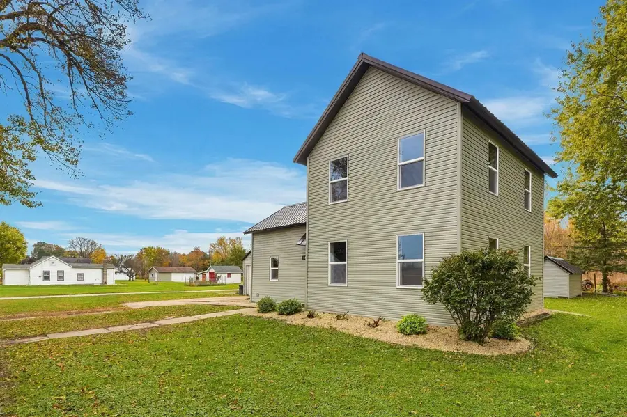 503 Howard Street, Aplington, IA 50604 - #2