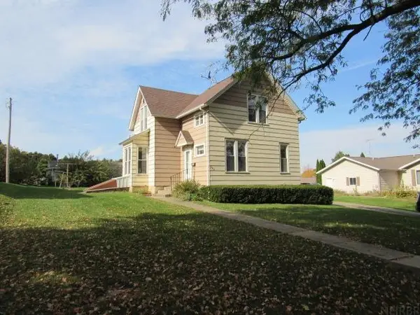 327 N Gill Street, Monticello, IA 52310