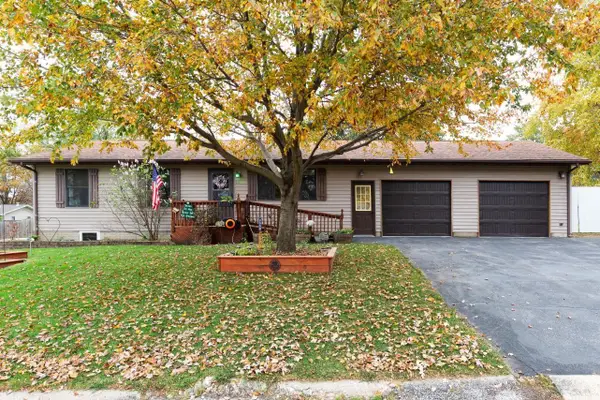 111 Michelle Drive, Hudson, IA 50643