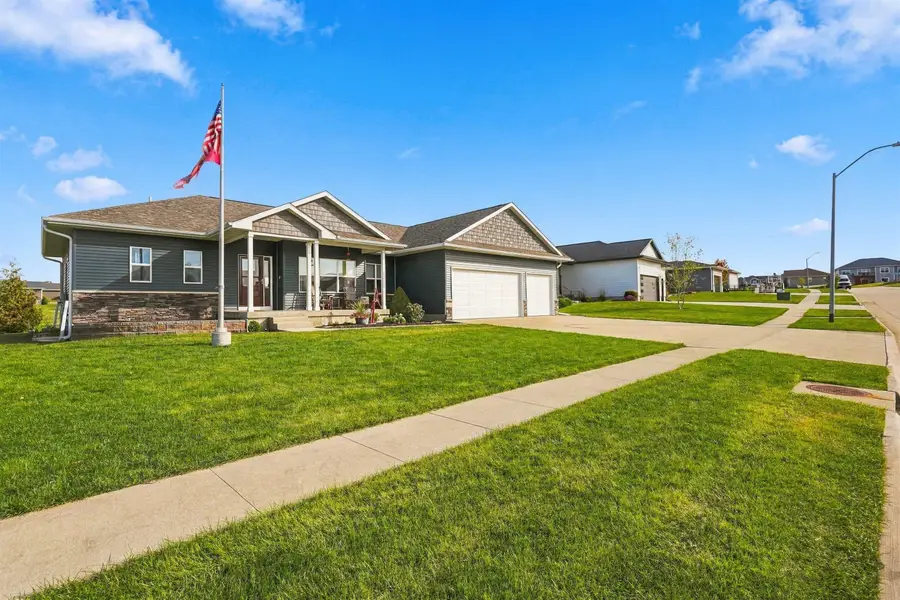 4412 Ironwood Drive, Cedar Falls, IA 50613 - #3