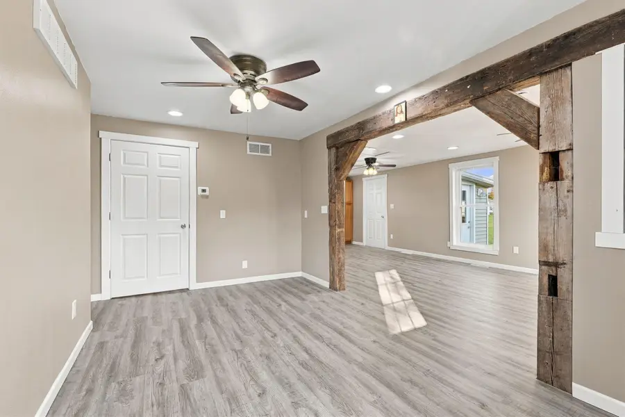 405 Grant St, Manchester, IA 52057 - #3