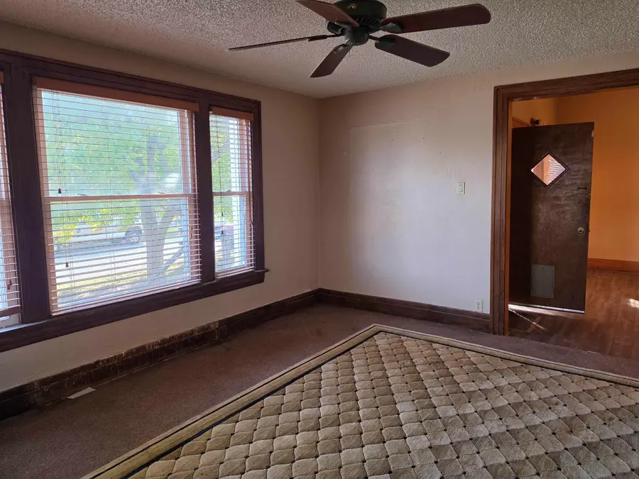 126 Lincoln Street, Waterloo, IA 50703 - #3