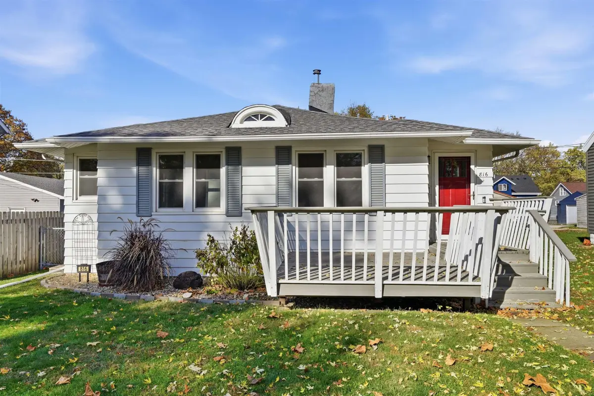 816 Campbell Avenue, Waterloo, IA 50701 - #1
